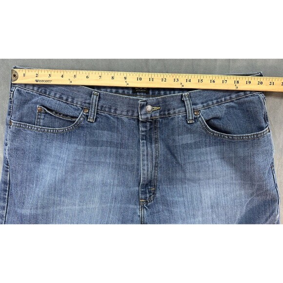 Lee Blue Jeans Regular Fit Straight Leg Men's 42x32 Medium Wash RUNS SMALL - Picture 9 of 11